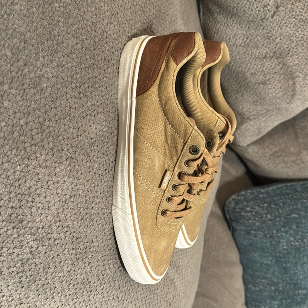 Never worn GH Bass men’s shoes. 8.5